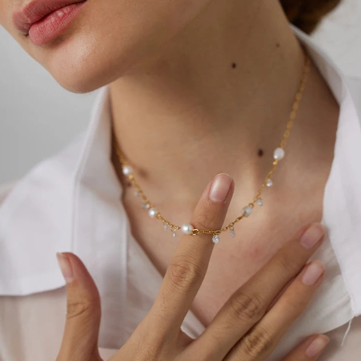 Venus Pearl and Zirconian Dainty Necklace