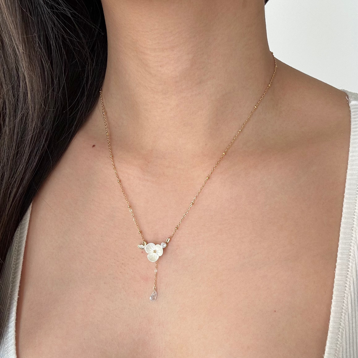 Myla Chic Flower Zirconia Pendant Necklace