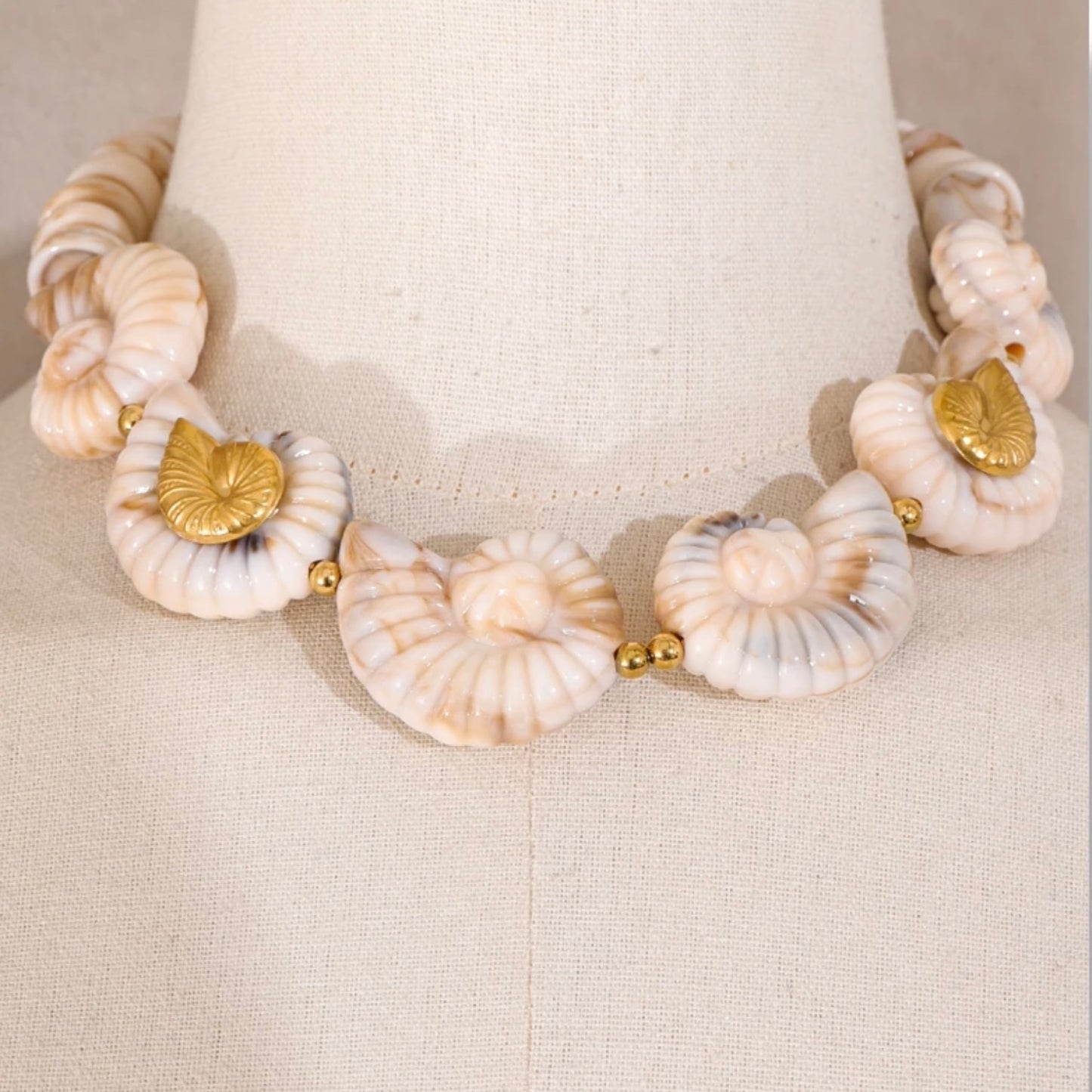 Meddie Ocean Style Resin Necklace
