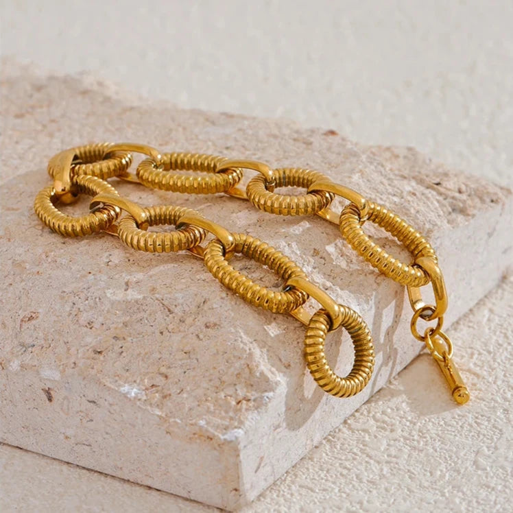 Harriet Texture Oval Chain Bracelet