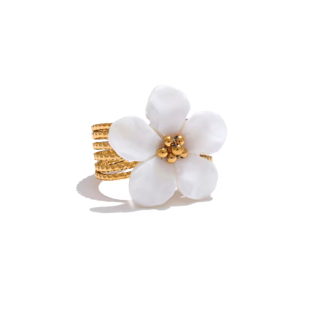 Marvil Flower Shell Ring