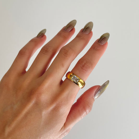 Sandra Square Zirconia Ring