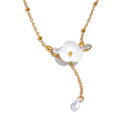 Myla Chic Flower Zirconia Pendant Necklace