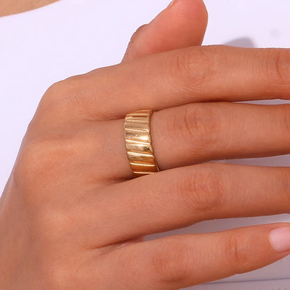 Havana Texture Gold Band Ring