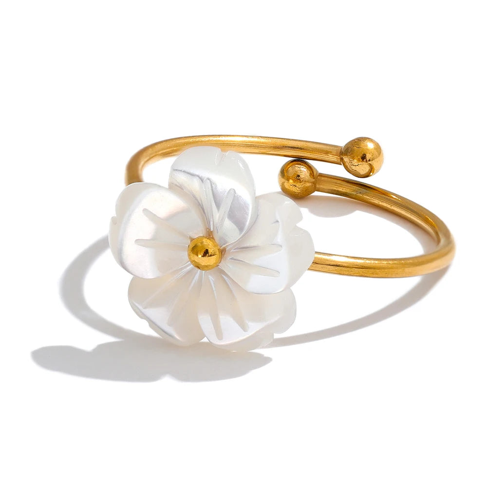 Suvinna Natural Shell Flower Ring