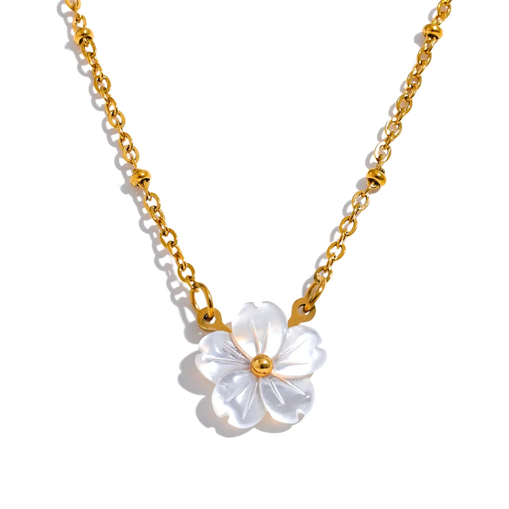 Joana Shell Flower Pendant Necklace