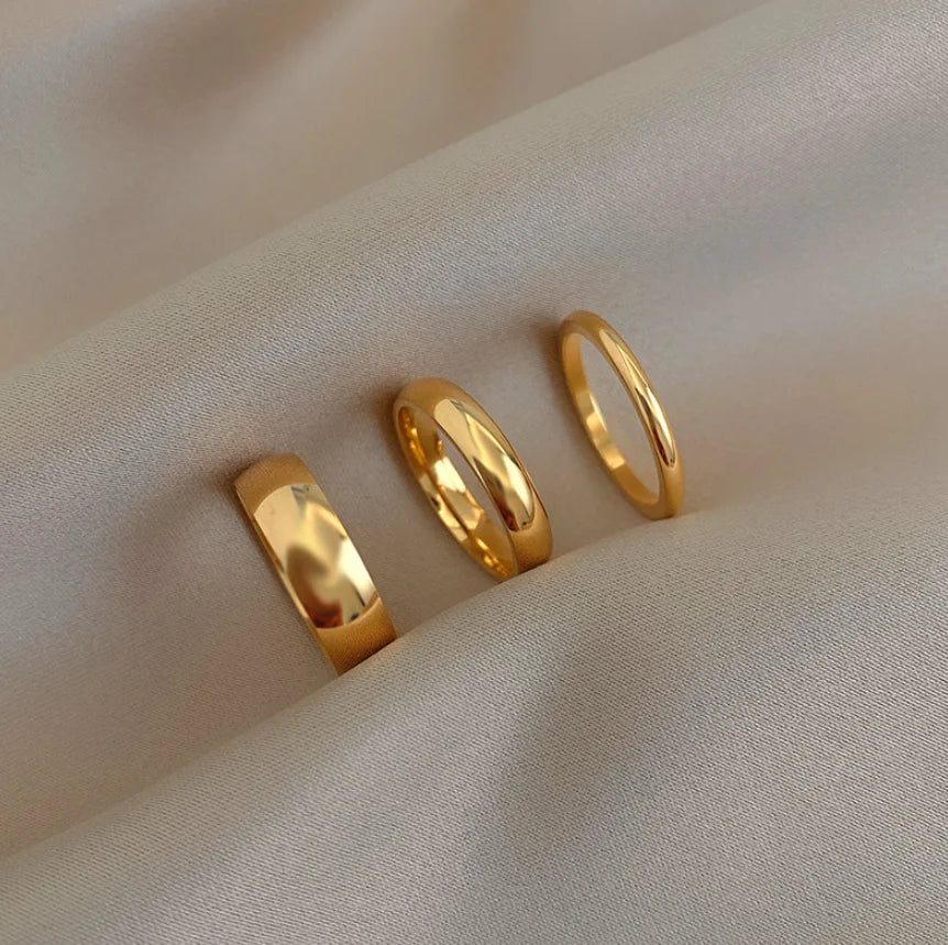 Aria Minimalist Classic Gold Ring