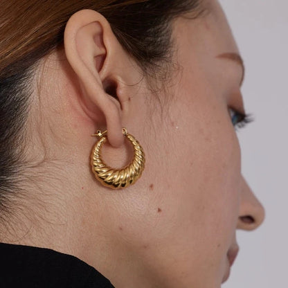 Amelia Croissant Hoop Earrings