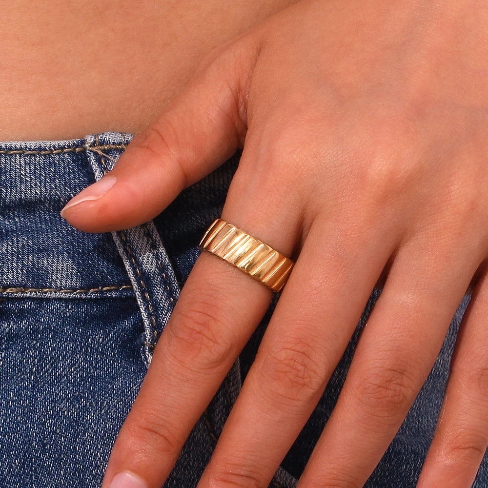 Havana Texture Gold Band Ring