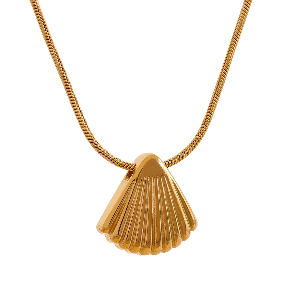 Annika Minimalist Shell Necklace