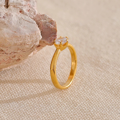 Alexandra Classic Zirconia Ring